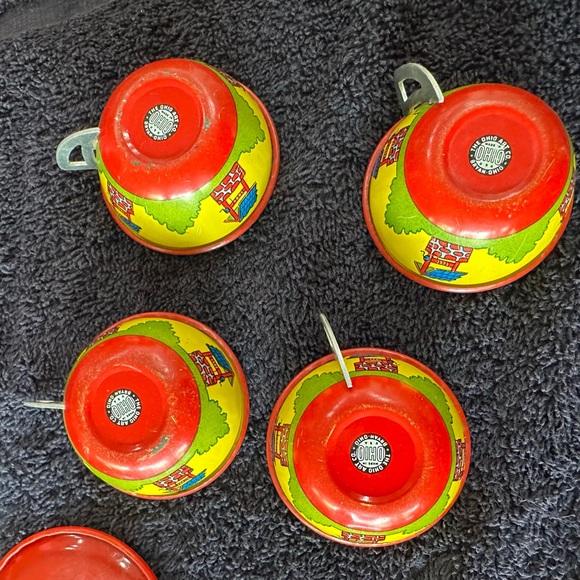 Vintage Jack and Jill Litho Collectible Tea Set from the Ohio Art Tin Company - Picture 7 of 9